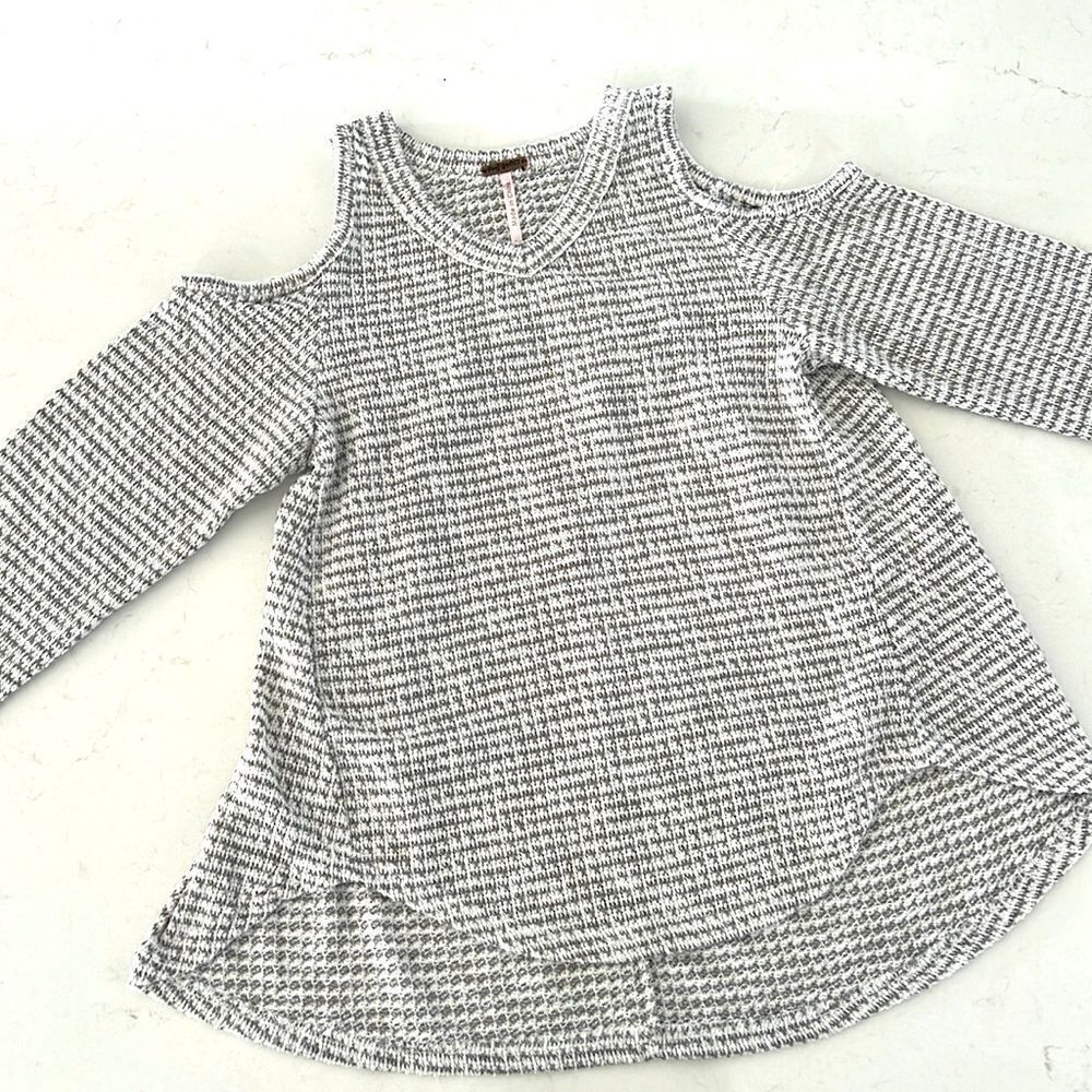 POOF gray & white soft cold shoulder long sleeve girls top SZ L